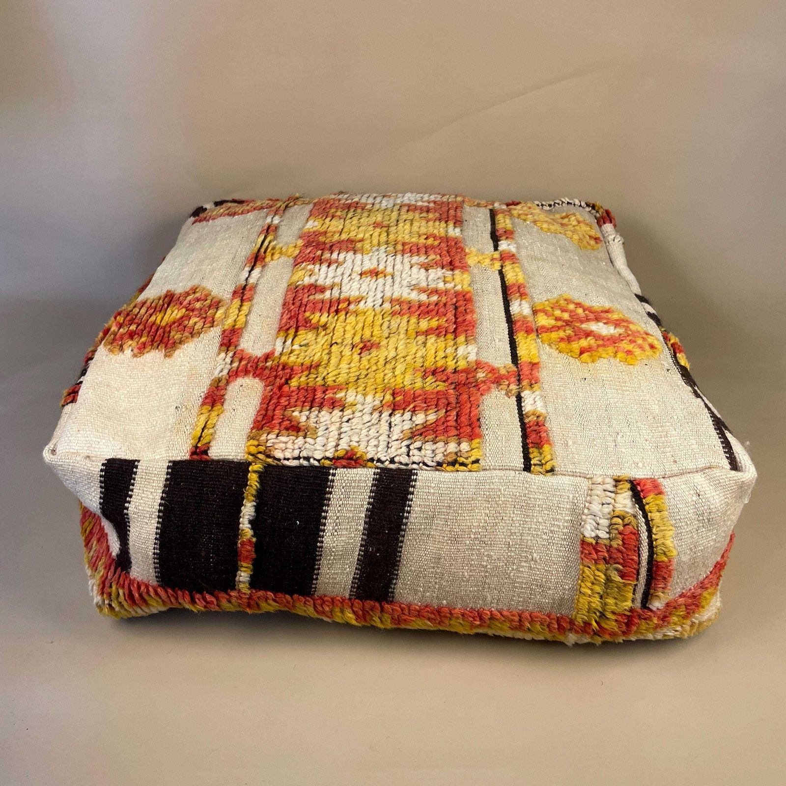 Vintage Moroccan Pouf Footstool Kilim Carpet Handwoven Wool 60x60x20cm Traditional Lounge Pouffe Cube Square Floor Cushion Beige Pattern photo buy
