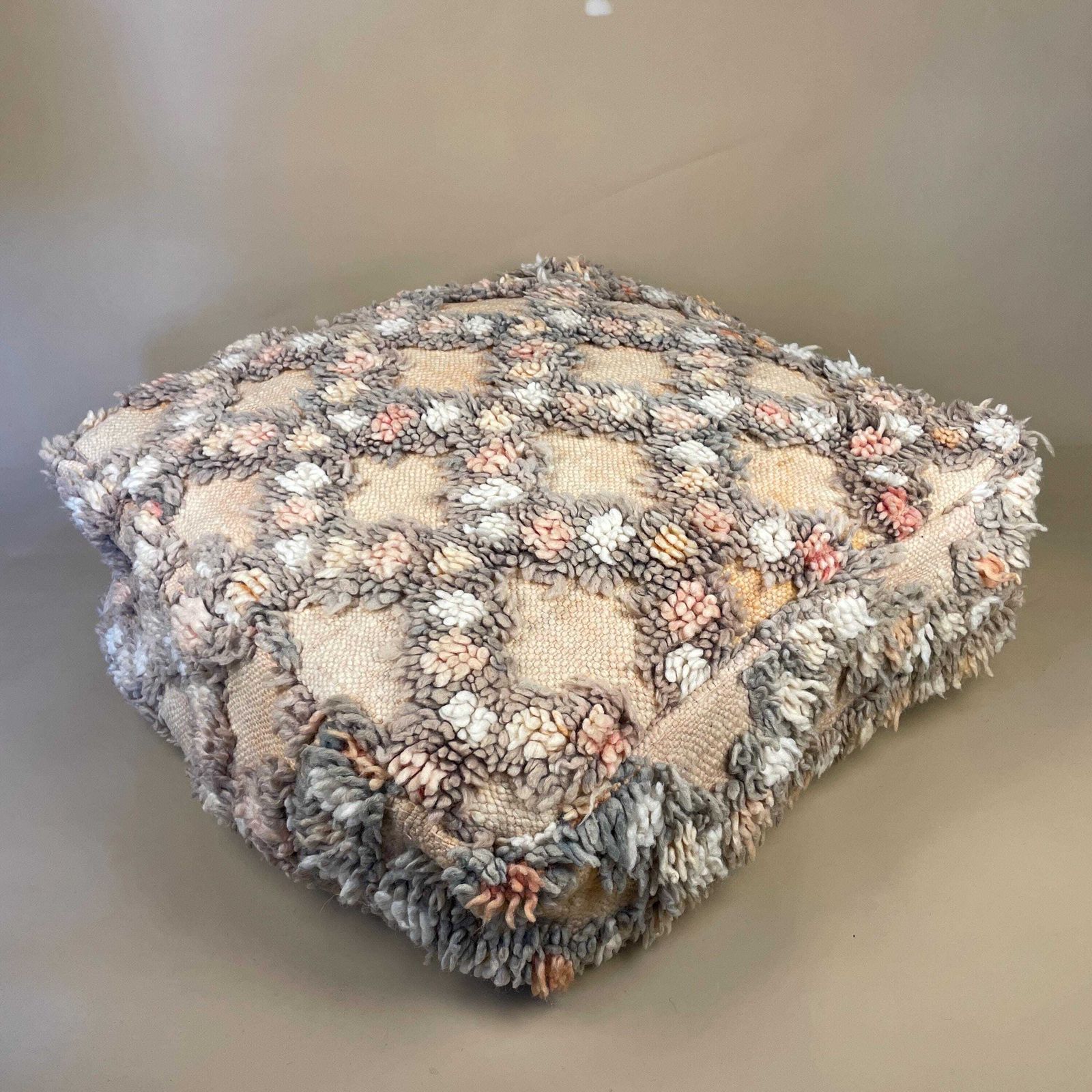 Vintage Moroccan Pouf Footstool Kilim Carpet Handwoven Wool 60x60x20cm Traditional Lounge Pouffe Cube Square Floor Cushion Pink Pattern photo furniture