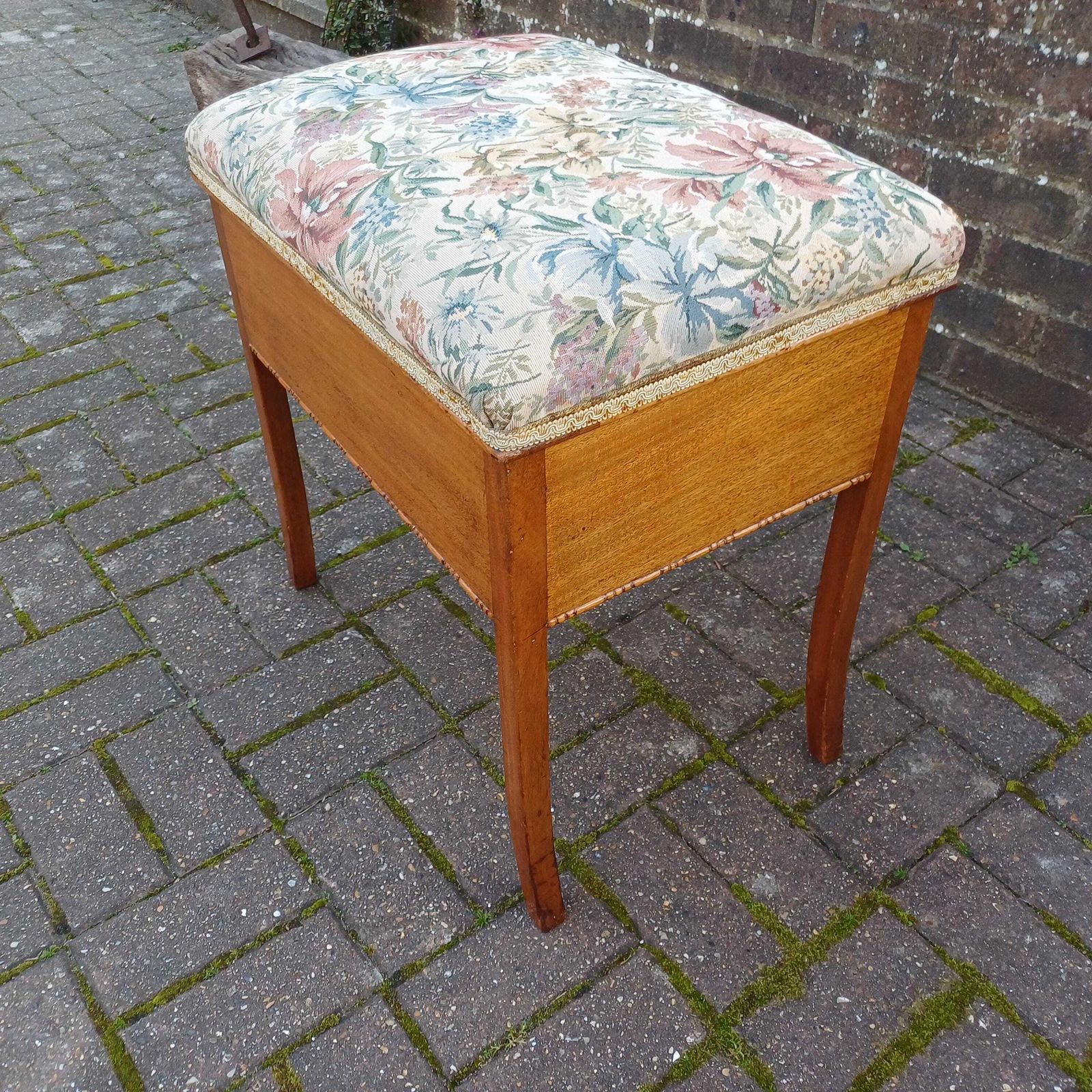 Vintage Tapestry Flower Upholstered Piano Stool Mahogany Internal Storage Bench With Queen Anne Legs photo 295.0