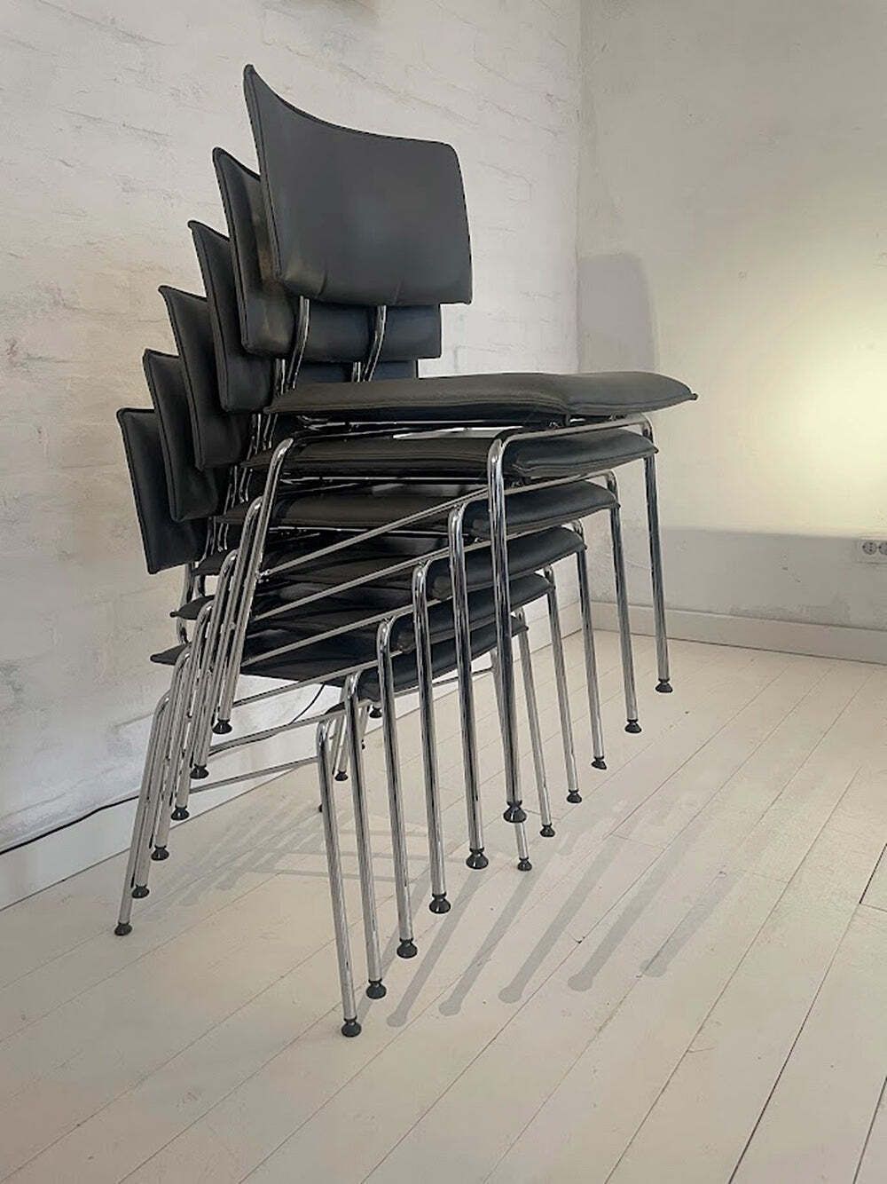 photo buy Sparta Leather Chair By Christoph Hindermann For Dietiker 1990s