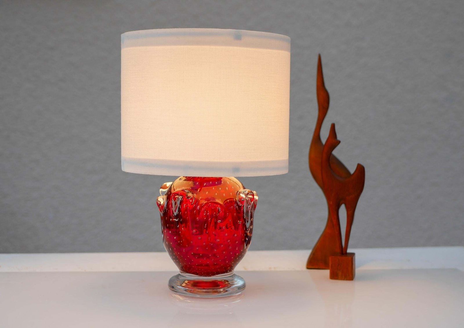 Een Heldere Rode Kristalglazen Lamp Van Börne Augustsson Voor åseda, Zweden photo vintage
