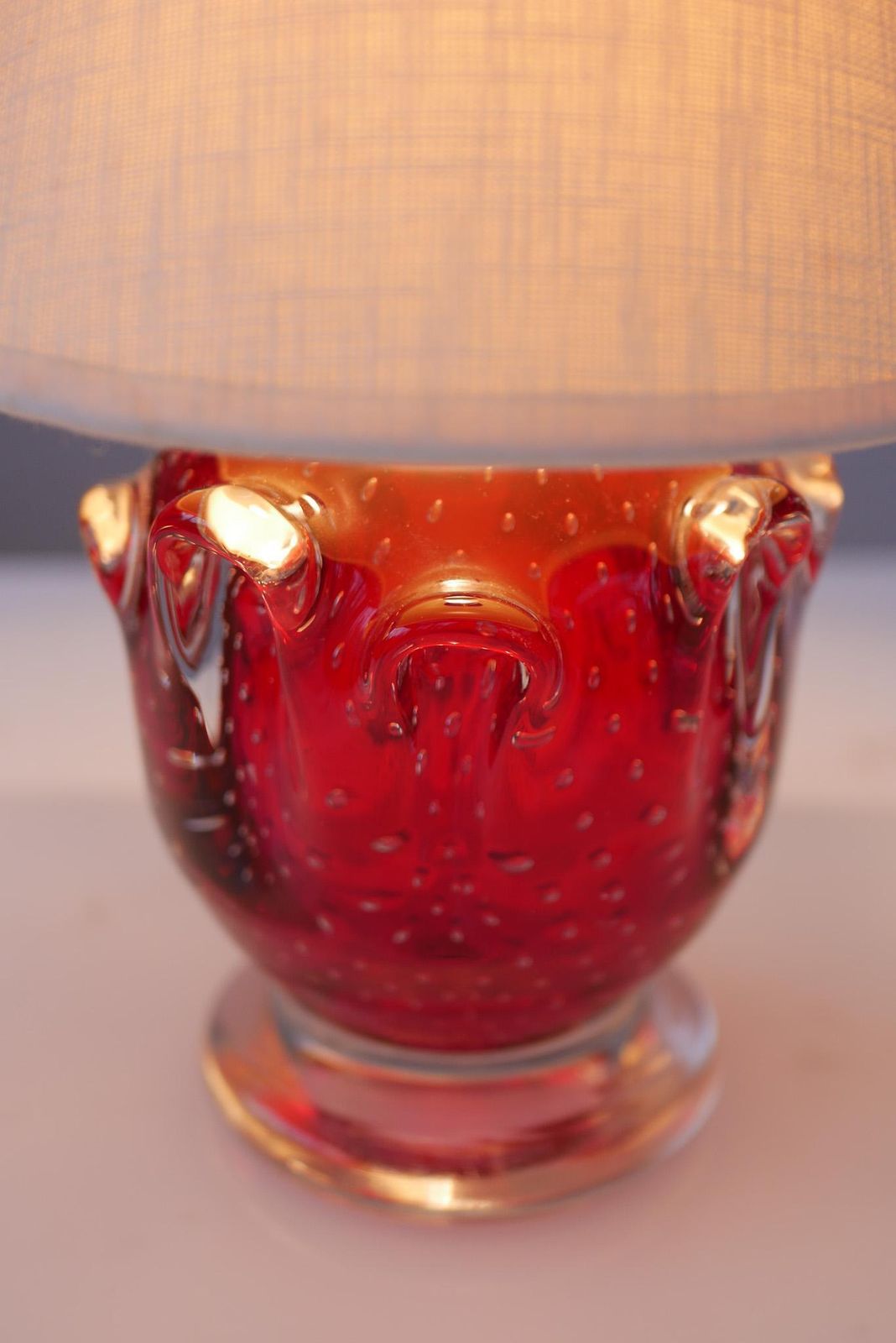 photo for sale Een Heldere Rode Kristalglazen Lamp Van Börne Augustsson Voor åseda, Zweden