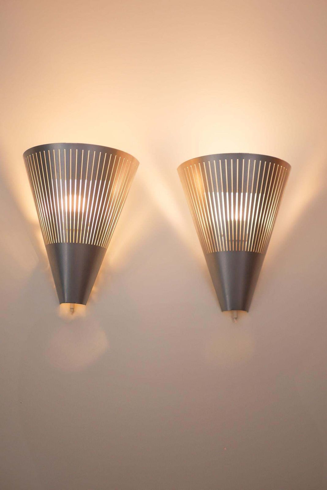 Wandlampen, Een Paar Vintage Jaren 1980 Scandinavische Ikea Wandlampen Bekend Als Klyka photo vinterior
