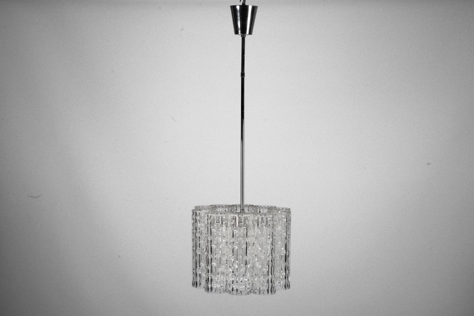 photo furniture Mid Century Pendant In Murano Glass Elements And Chrome. Italy 1960s