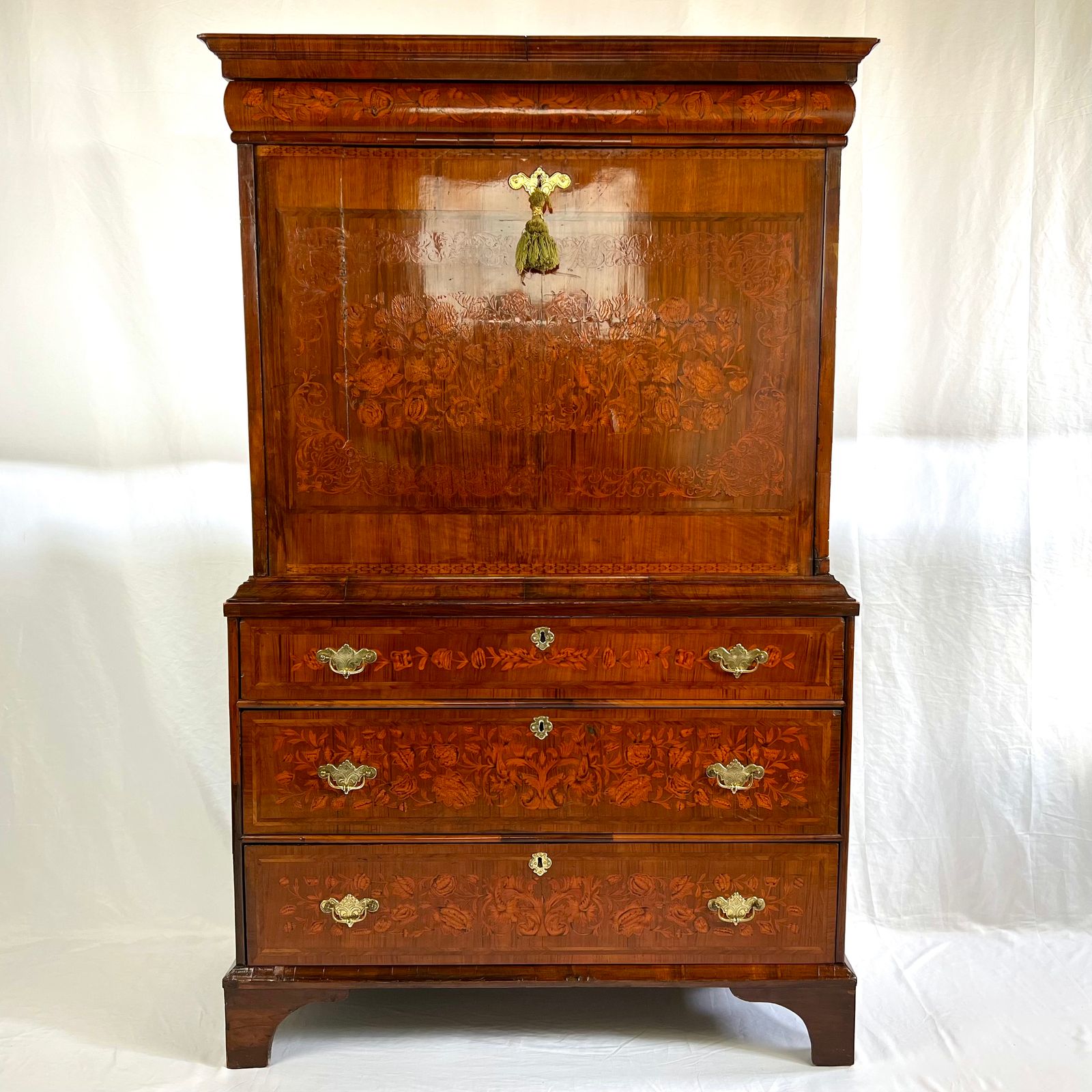 18th Century Walnut And Floral And Seaweed Marquetry Inlaid Escritoire