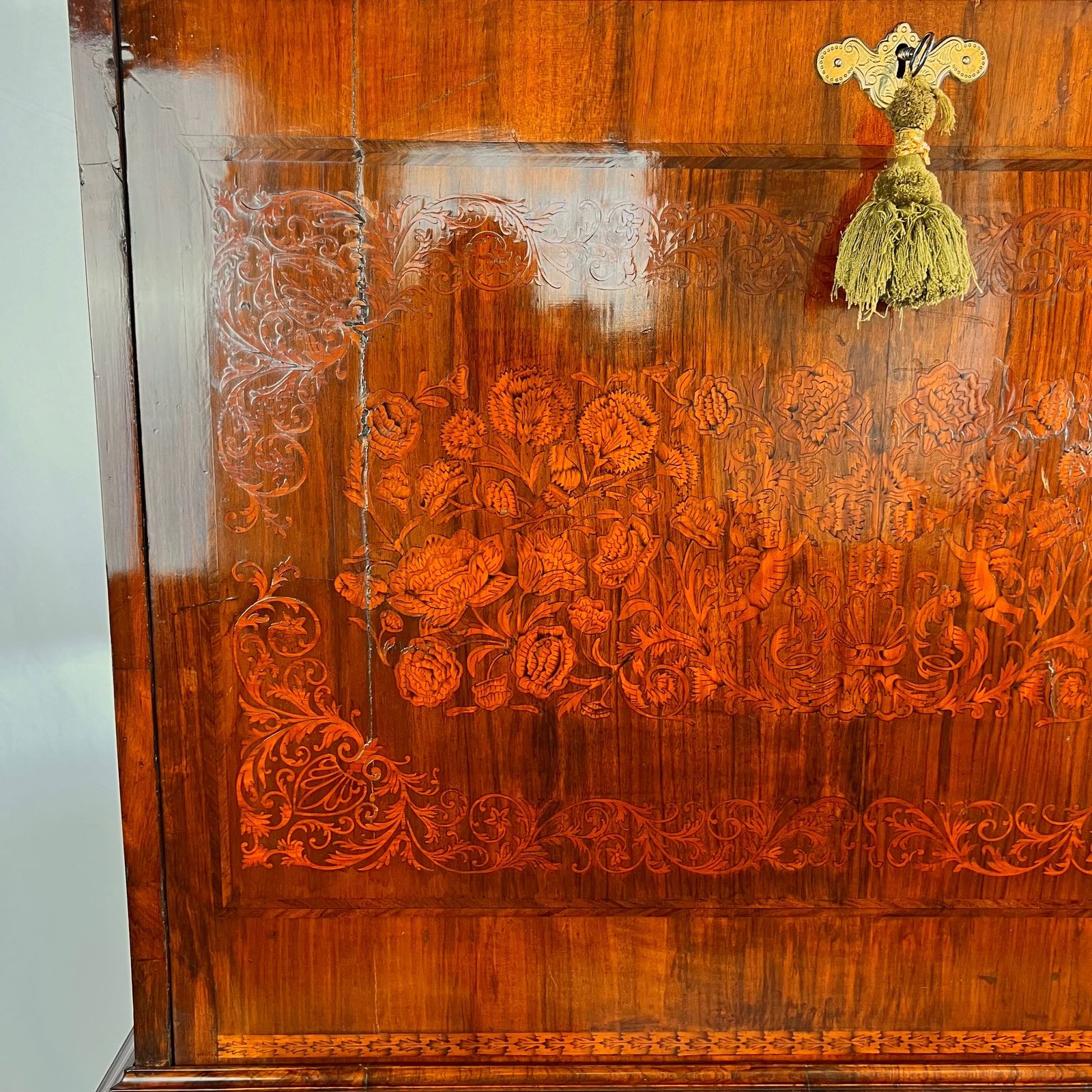 18th Century Walnut And Floral And Seaweed Marquetry Inlaid Escritoire photo 2750.0