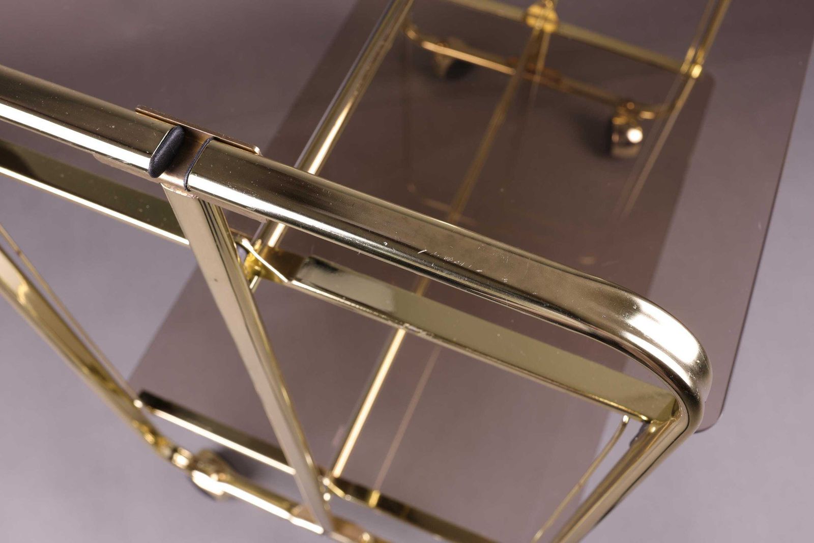 Vintage Opvouwbare Barkar | Gouden Trolley Met Rookglas | Mid Century Modern Serveerwagen Op Wielen, Jaren 1980 photo buy