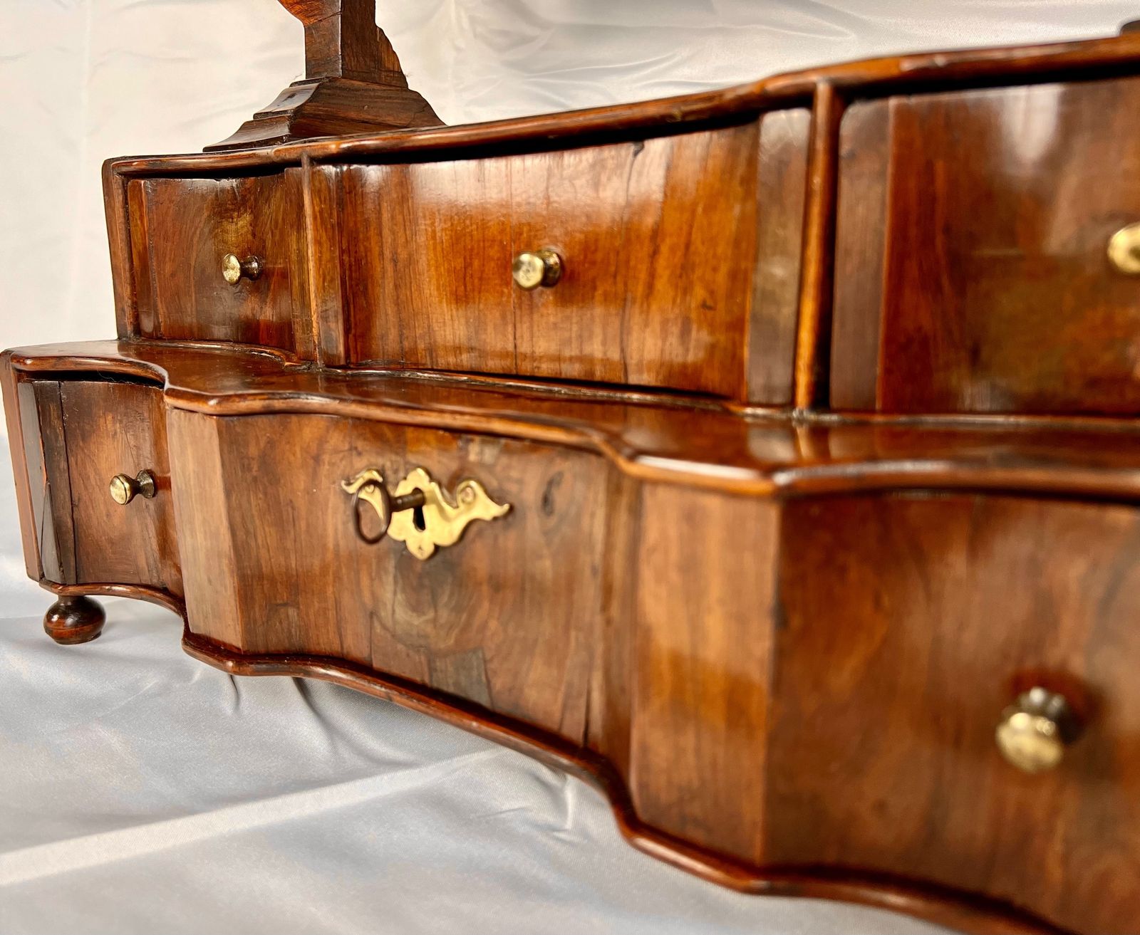 Queen Anne Walnut And Laburnum Dressing Table/ Toilet Mirror photo 695.0