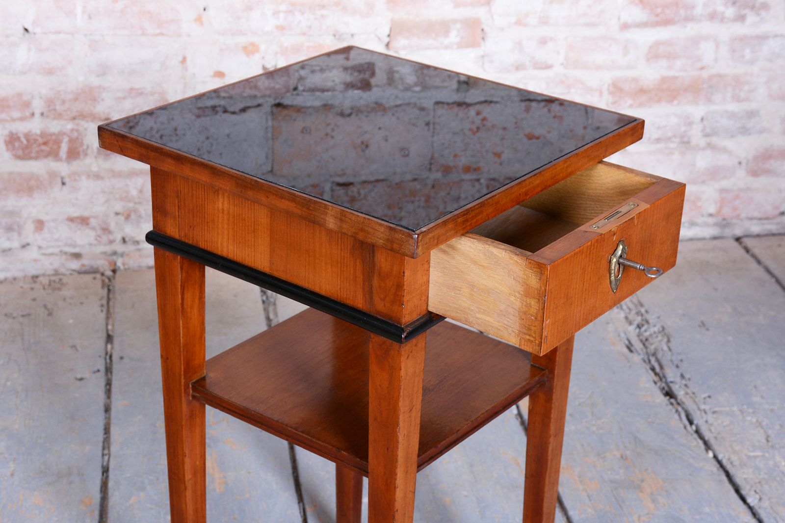 photo vintage Restored Small Biedermeier Side Table, Cherry Wood, Revived Polish, Czech, 1840s