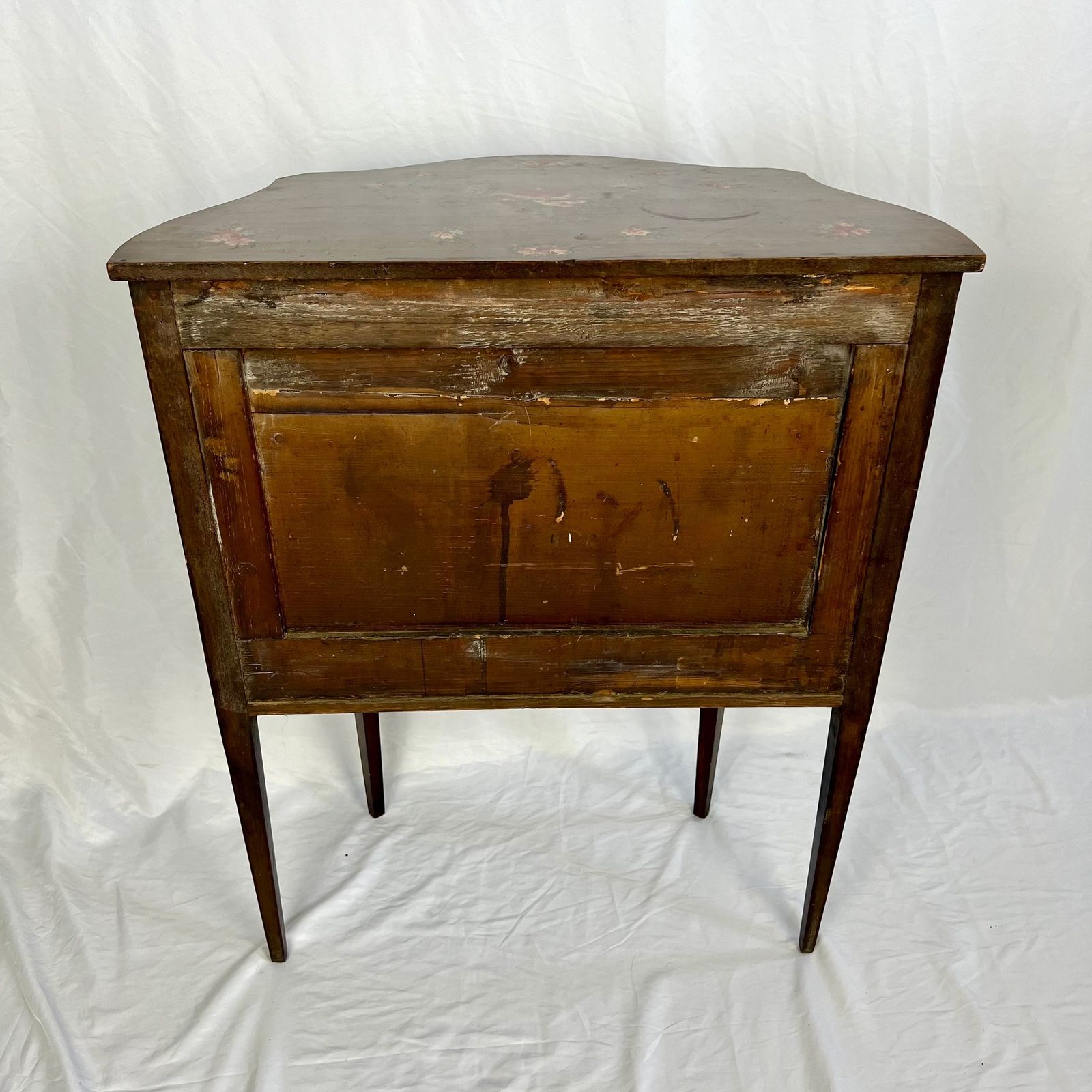 photo vintage Small 19th Century Sheraton Revival Simulated Rosewood Serpentine Commode