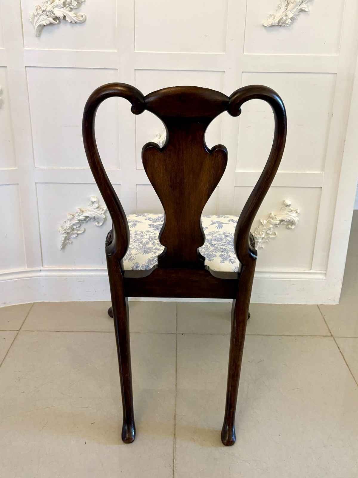 photo furniture Superb Quality Set Of 6 Antique 19th Century Carved Burr Walnut Dining Chairs