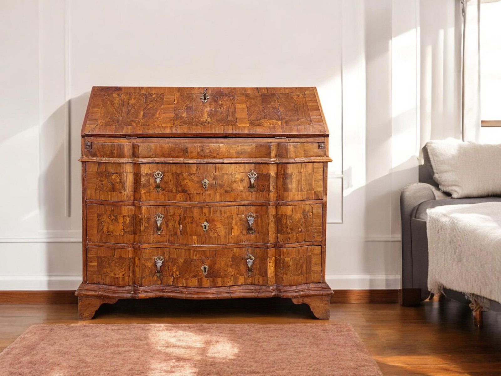 Venetian Louis XV Walnut Bureau Secretaire photo vinterior