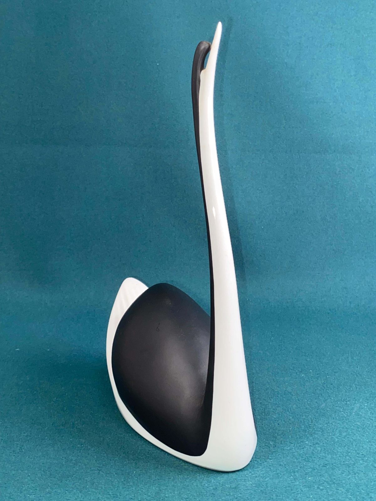 Czechoslovakia Porcelain B & W Swan Figurine By Jaroslav Jezek Royal Dux 1960s photo 478.0