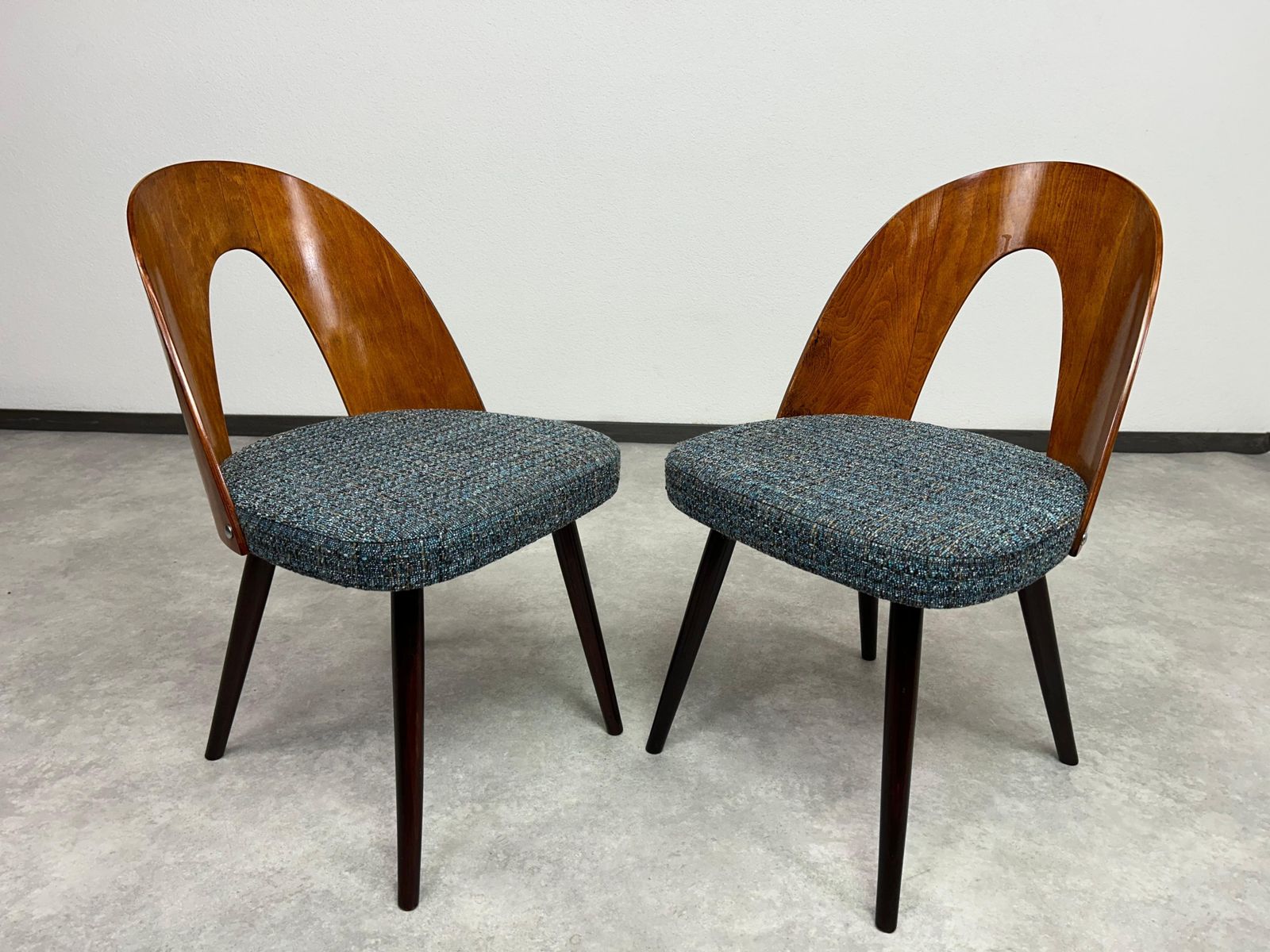 Mid Century Modern Dining Chairs By Antonín šuman For Tatra Nábytok Pravenec photo furniture