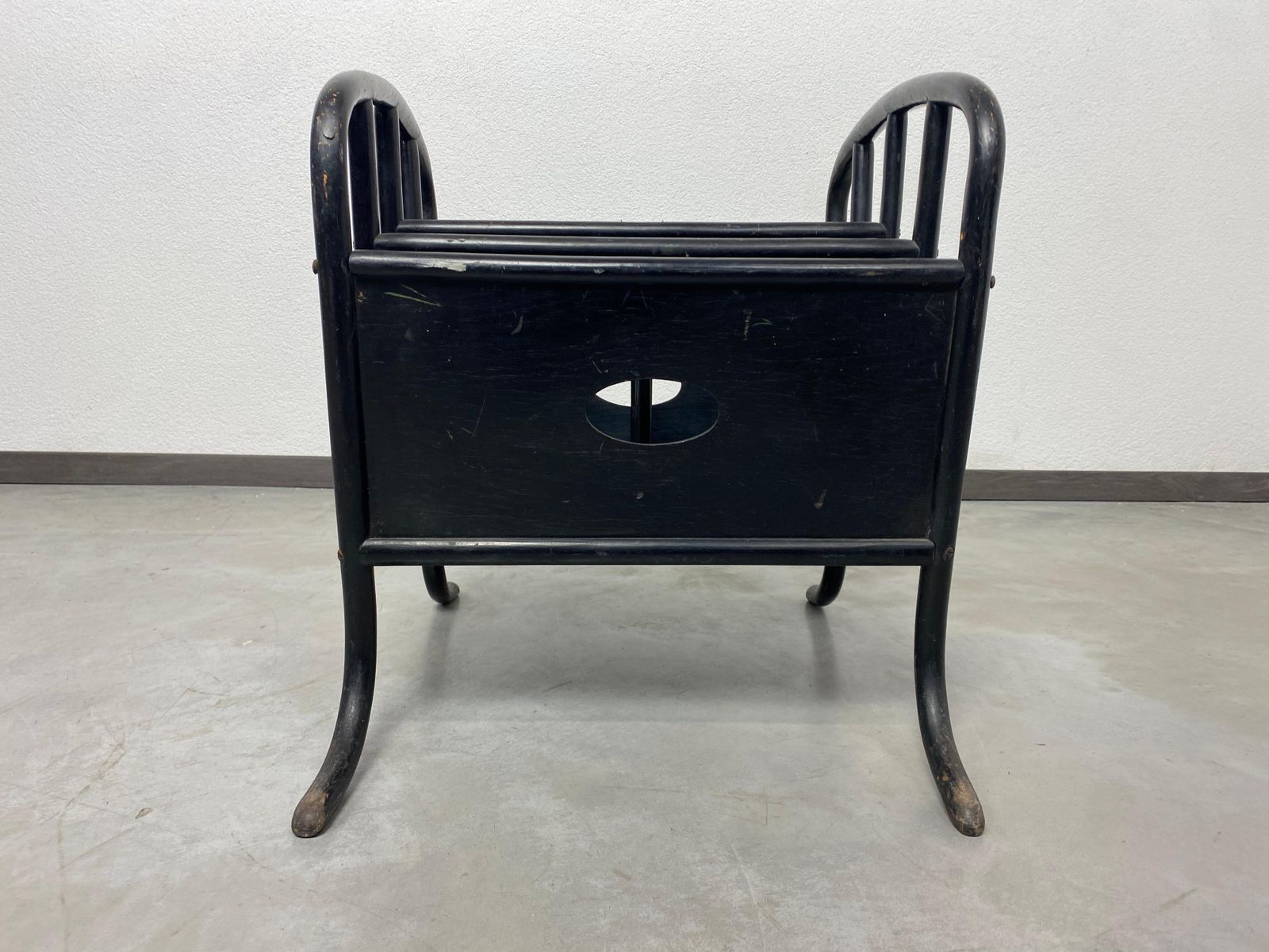 Magazine Holder No.11803 By Otto Prutscher For Thonet photo furniture