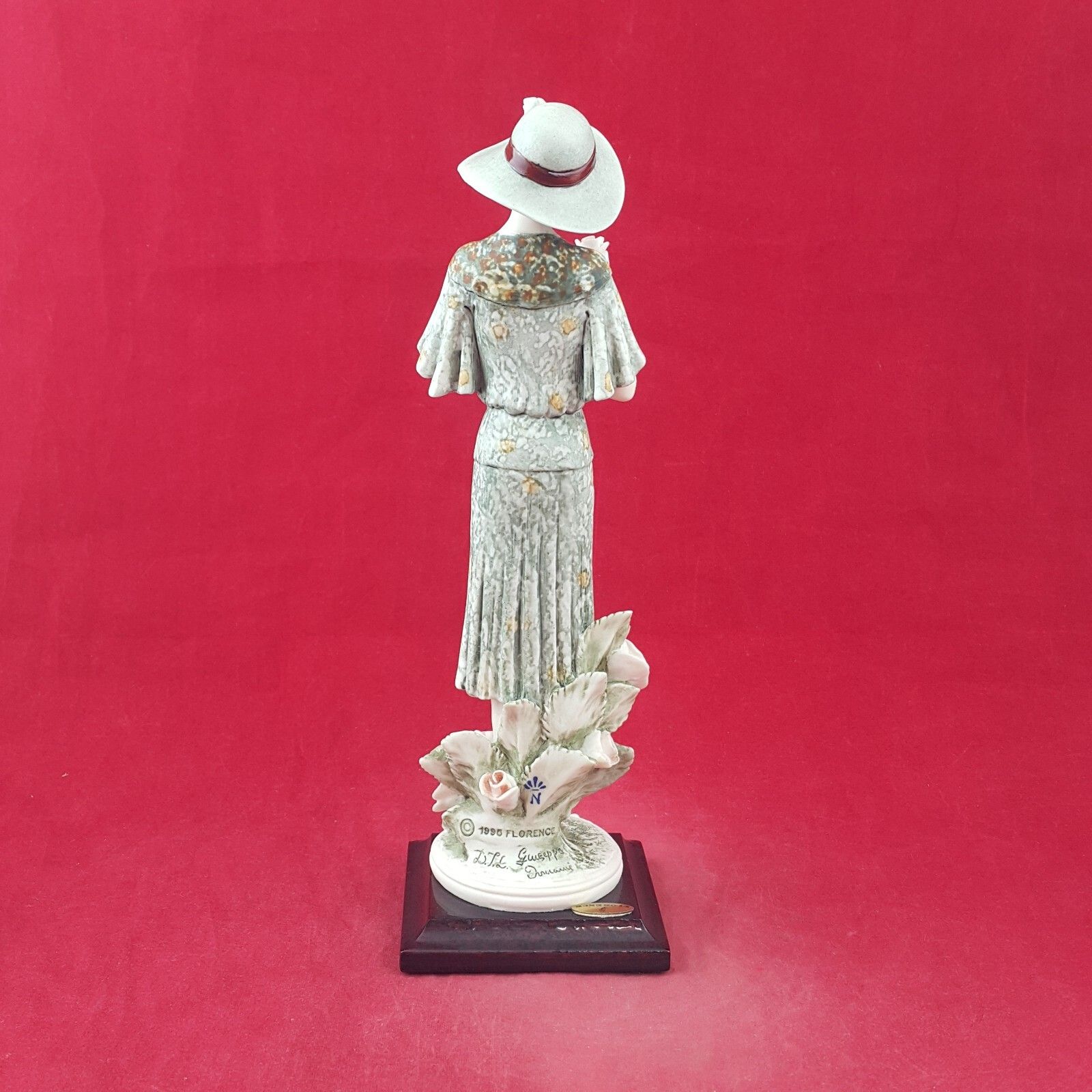 Giuseppe Armani Figurine Lady Rose Statue Capodimonte Florence 8715 O/A photo 523.0