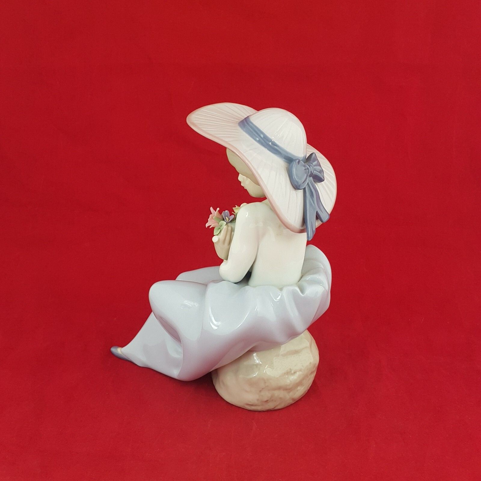 Lladro Figurine Fragrant Bouquet Girl (Damaged) 5952  L/N photo vinterior