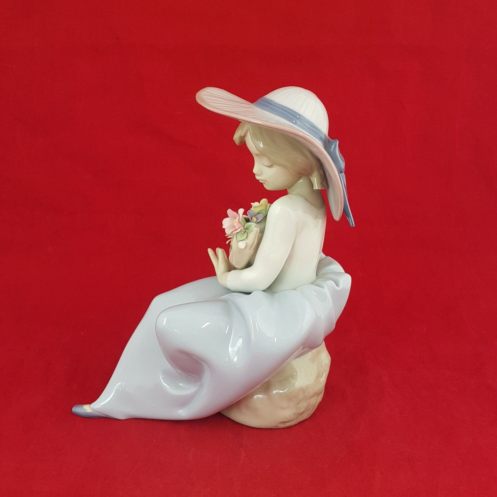 Lladro Figurine Fragrant Bouquet Girl (Damaged) 5952  L/N photo buy