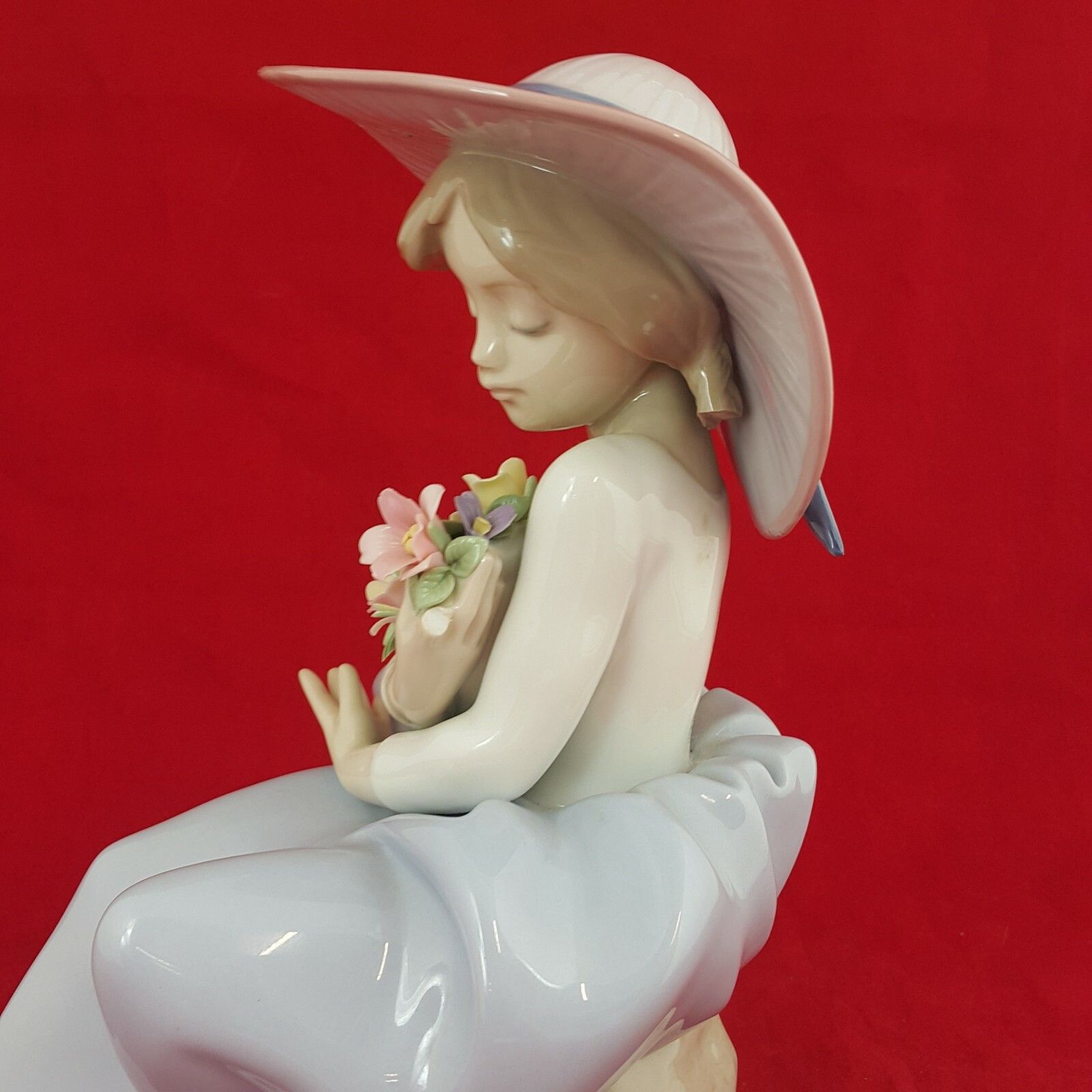 Lladro Figurine Fragrant Bouquet Girl (Damaged) 5952  L/N photo vintage