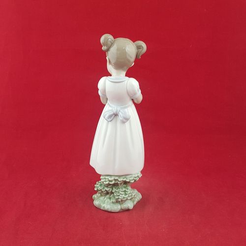 Nao By Lladro Flowers For Mommy 8021  7695 L/N photo 193.0