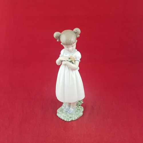 Nao By Lladro Flowers For Mommy 8021  7695 L/N photo vintage