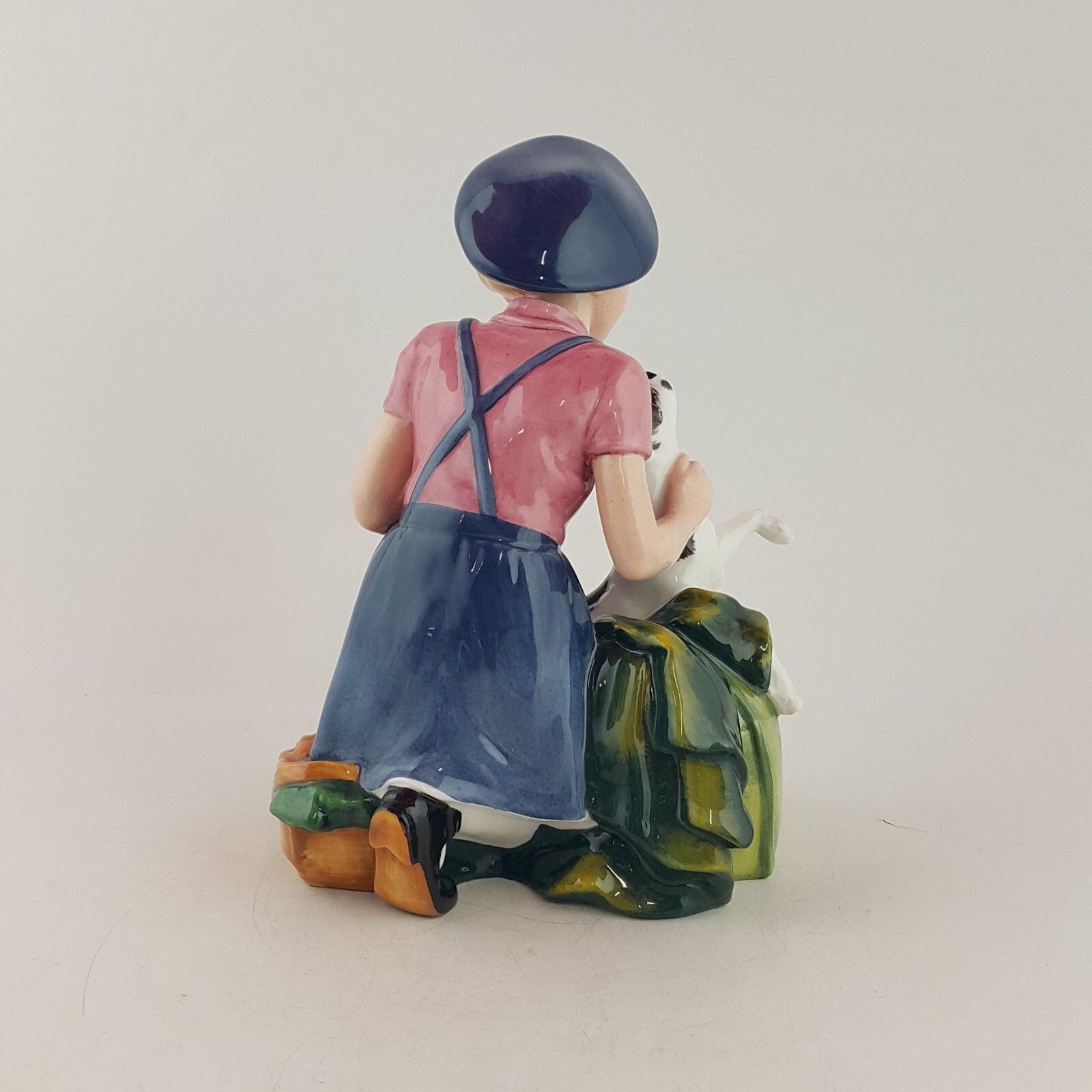 Royal Doulton Figurine Hn3295 The Homecoming  Rd 8842 photo 149.0