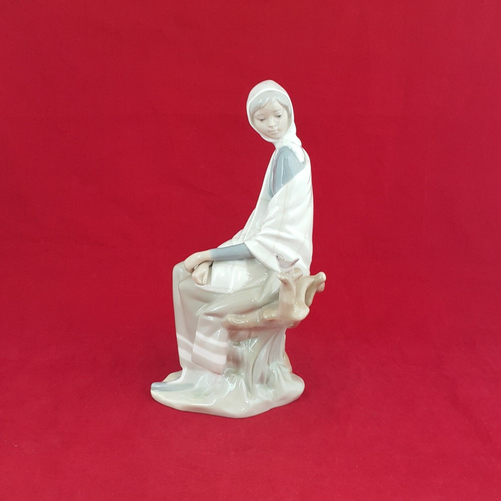 Lladro Figurine 4576 Shepherd Lady Sitting & Watching A Bird (Restoed) 5950 photo furniture