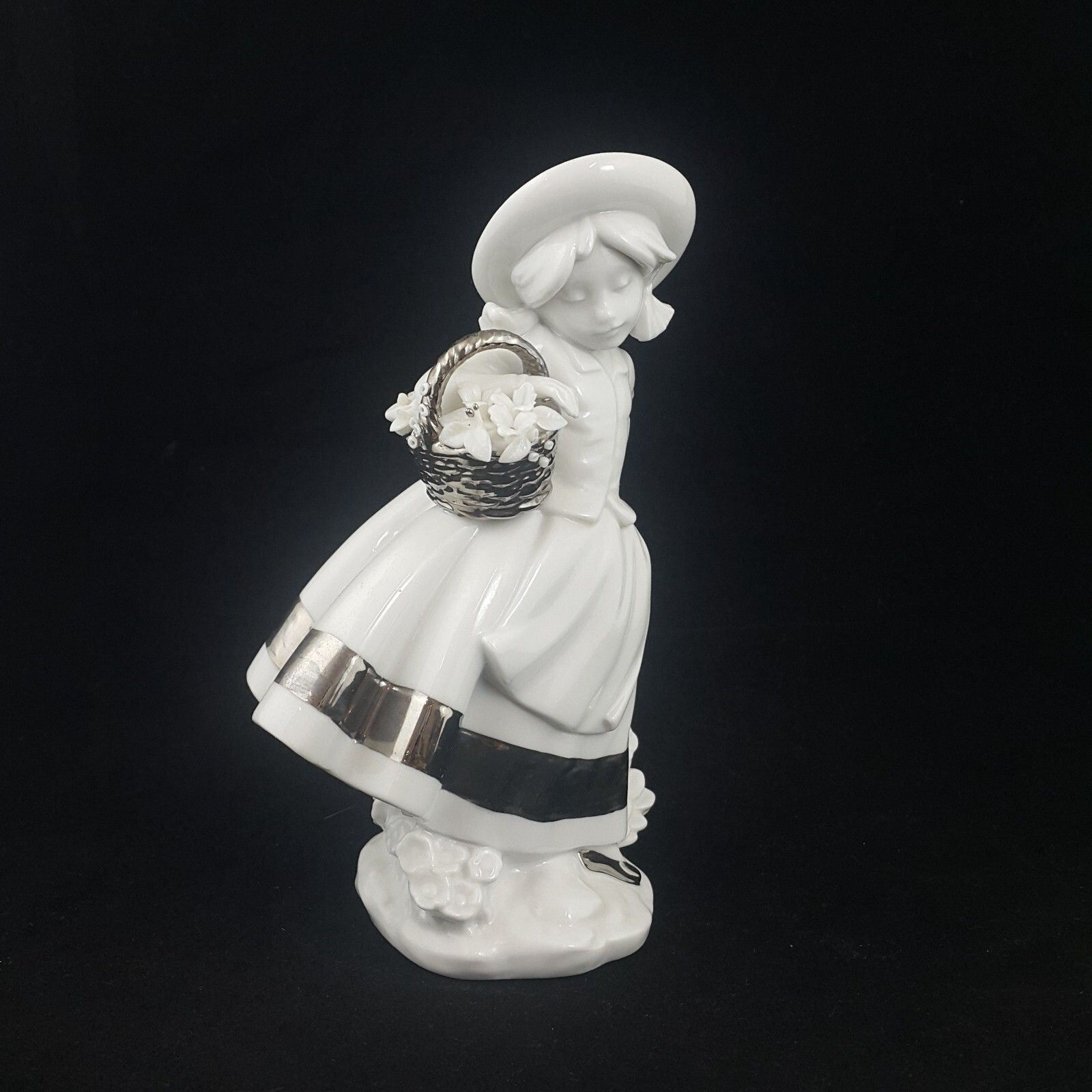 Nao By Lladro Figurine Re Deco Sweet Scent 6723 L/N photo furniture
