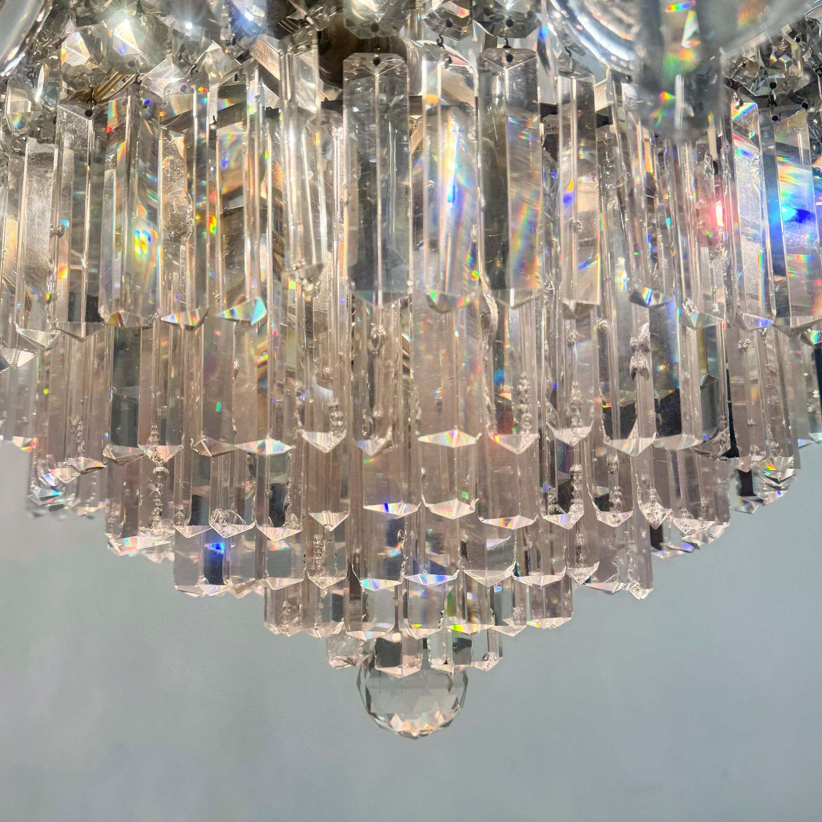 photo furniture Mid 19th Century Antique Crystal Chandelier By F&C Osler Of Tent And Waterfall Design| 15 Arm