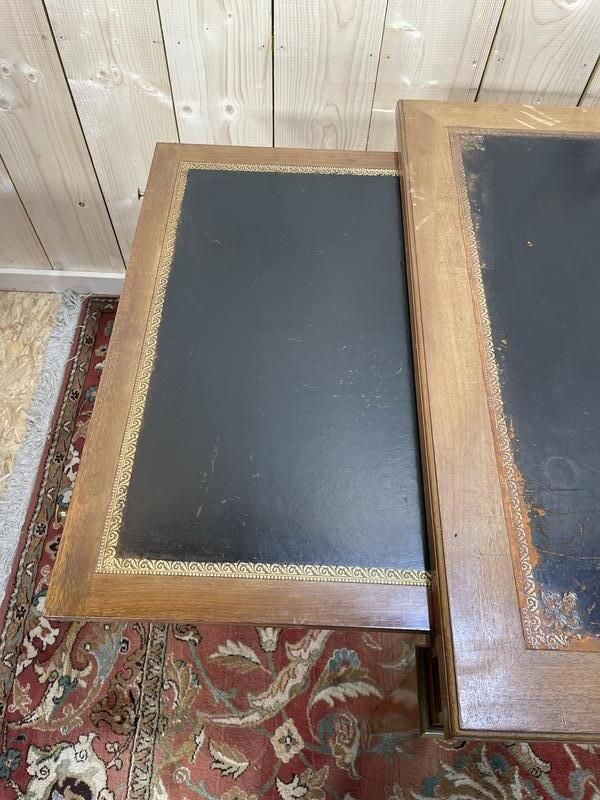 Bureau Plat De Style Louis XVI Cuir Noir photo 1530.0