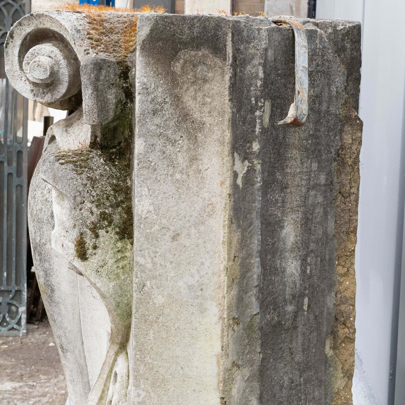 photo vinterior 3 Monumental Antique Carved Keystones | London Building Facade
