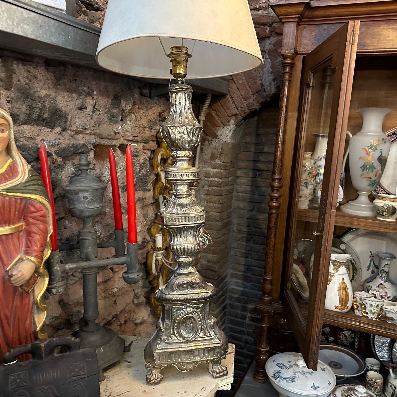 photo vintage Louis XV Wood And Metal Italian Torchere Mounted As A Table Lamp