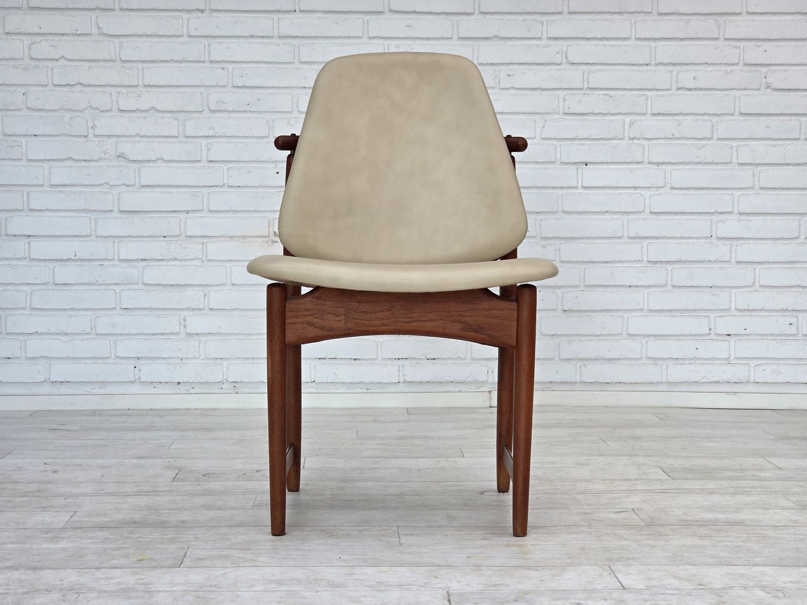photo for sale 1960s, Danish Design By Arne Vodder, Set Of 3 Chairs, Teak Wood, Furniture Leather.
