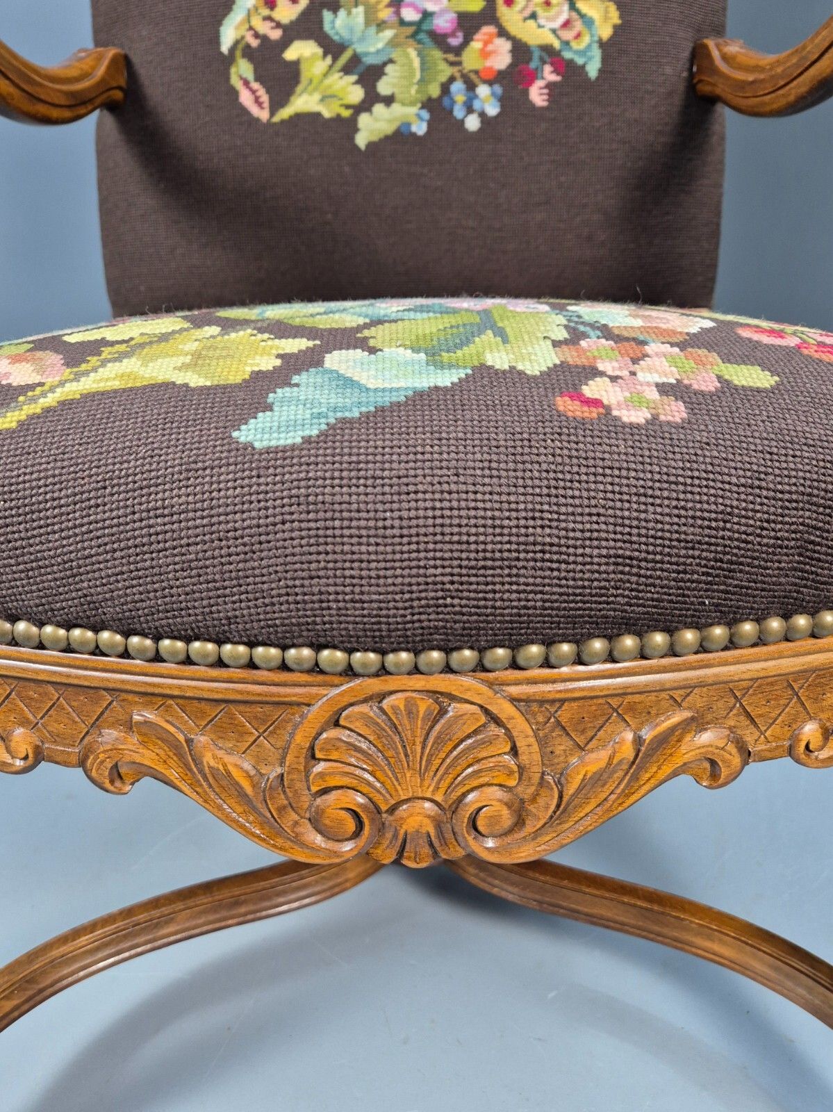 Vintage Danish Lounge Brown Floral Oak 17th Century Style Eb8996 Vclo photo vintage