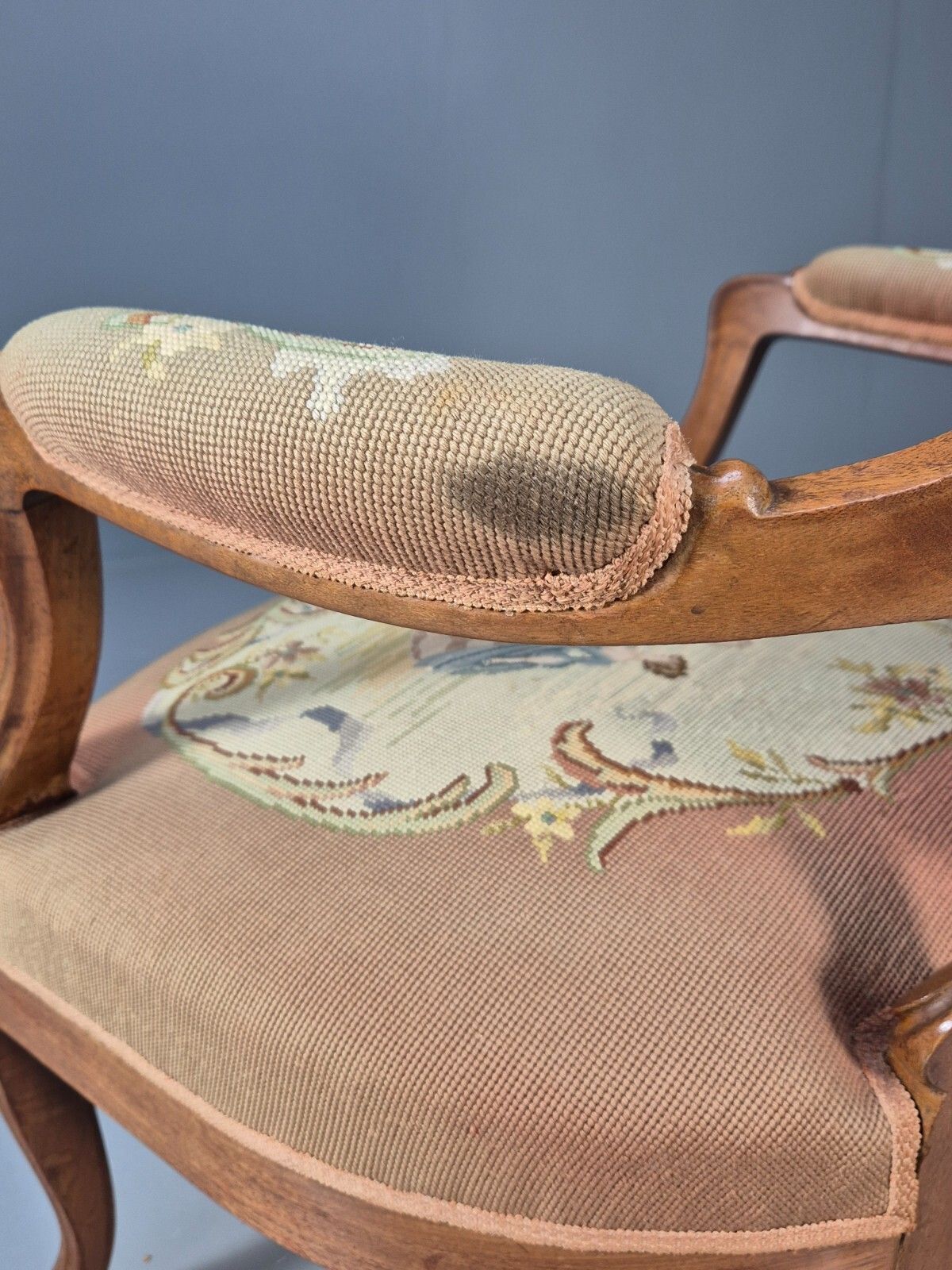 225.0 Vintage Danish Rococo Style Lounge Chair Figural Tapestry Upholstery Eb8982 Vclo photo