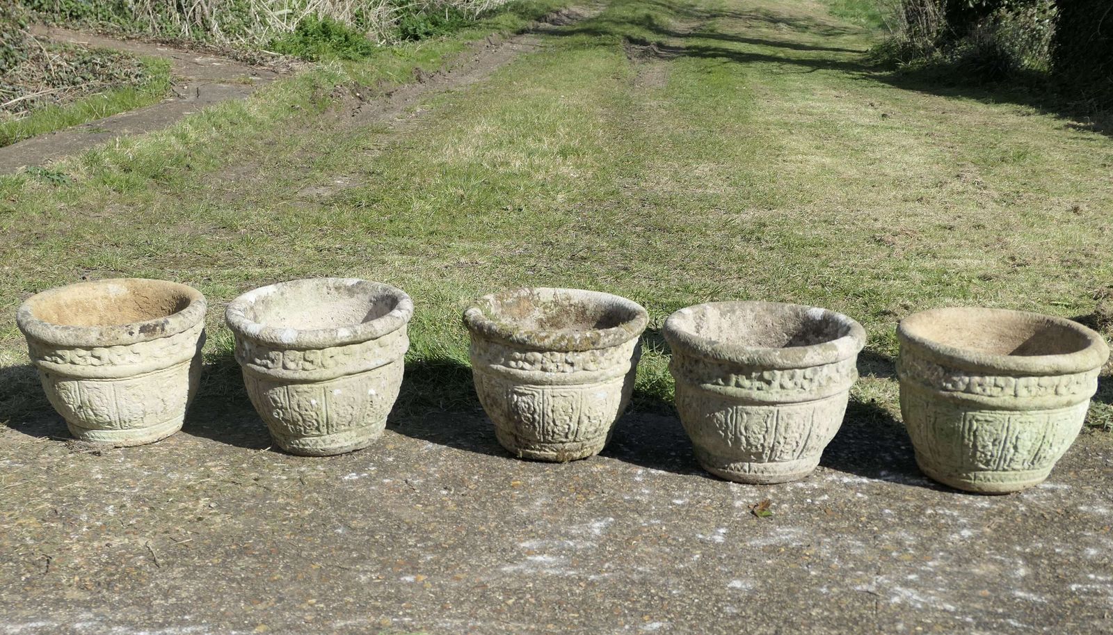 A Set Of 5 Studio Stonehouse Cotswold Planters photo Garden Decor