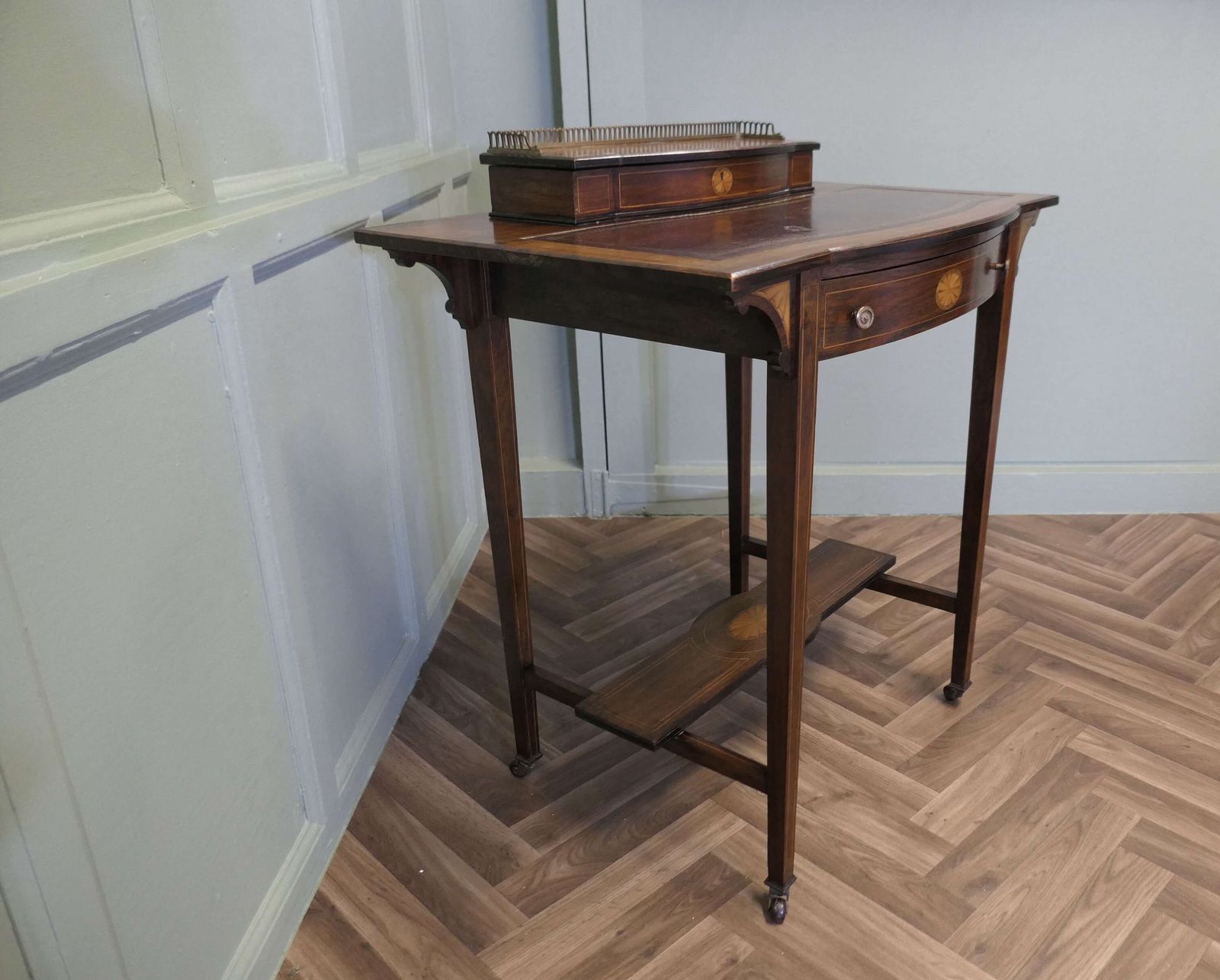 Edwardian Satin Walnut Ladies Writing Desk photo 500.0