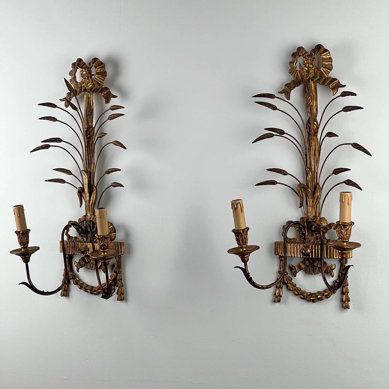 A Pair Of Early C20th Italian Giltwood & Toleware Wall Sconces photo Lighting