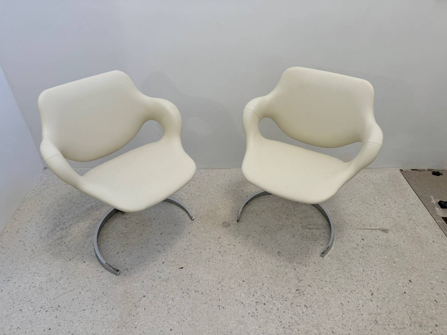 photo vintage Table And Chairs Set Boris Tabacoff