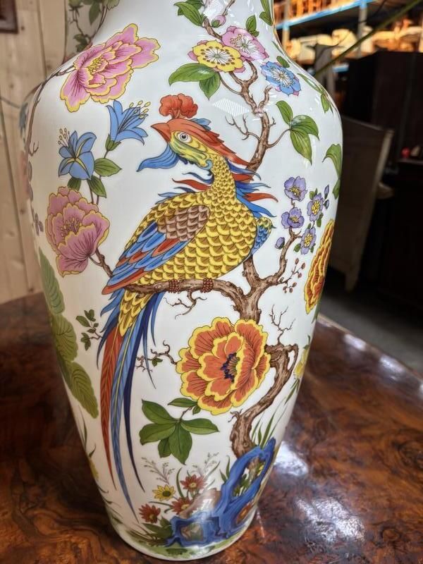 Paire De Vases Balustres En Porcelaine photo furniture