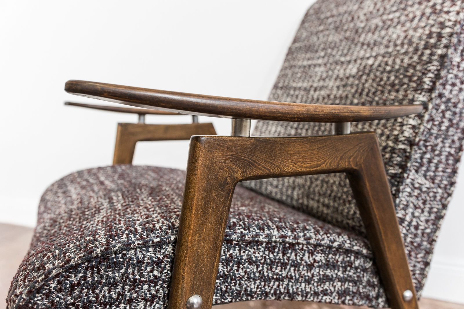 photo vinterior Mid Century Modern Armchairs Designed By J. šmidek For Ton, Czechoslovakia, 1960s