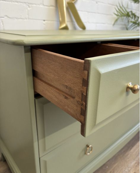 Stag Minstrel Chest Of 4 Over 2 Drawers Painted Green photo vinterior