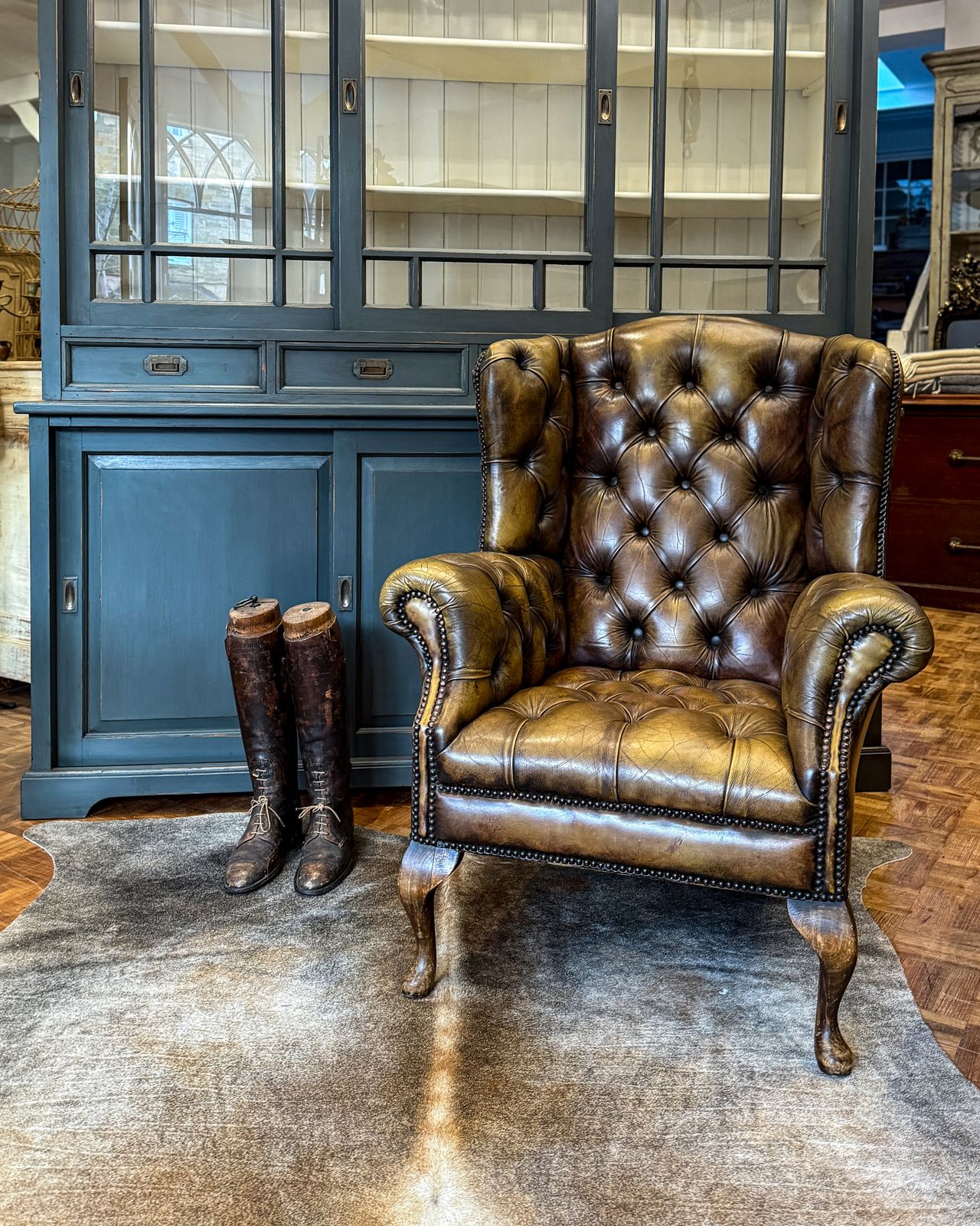 Victorian Buttoned Leather Armchair photo vintage