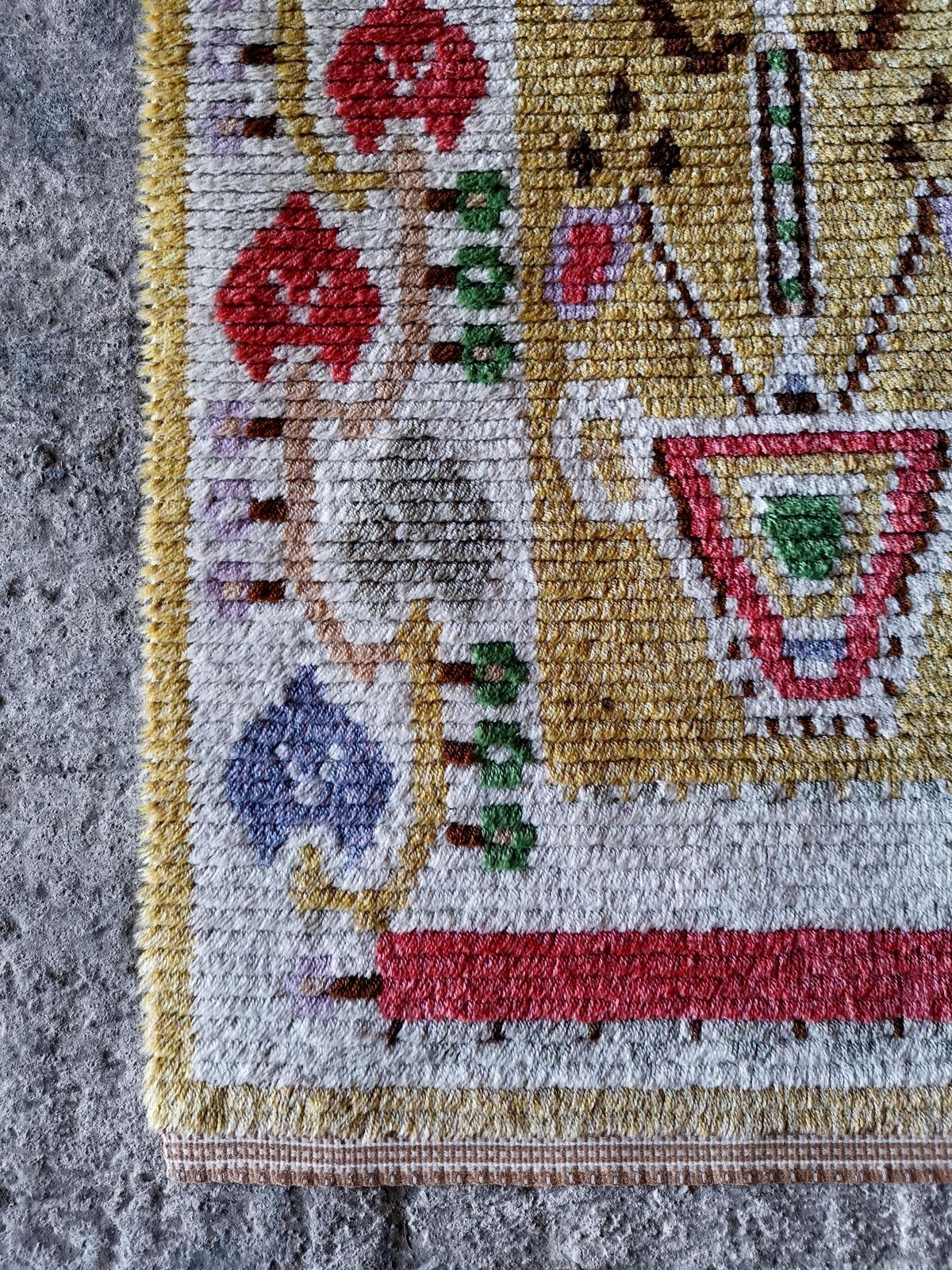 photo for sale Swedish 1920s Rya Wool Rug, Flower Motif. Pure Wool, Rare Mint Condition.