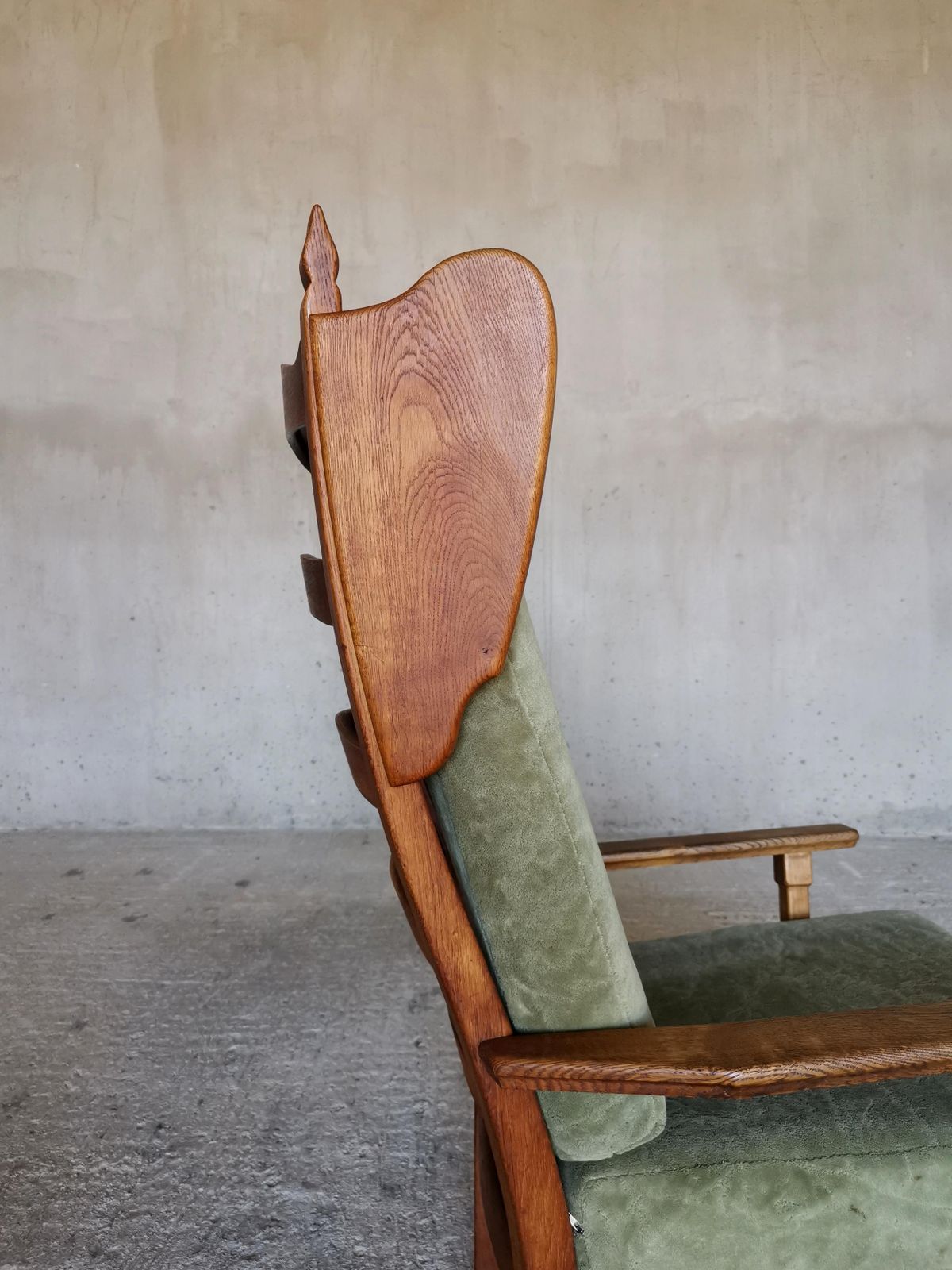 photo vintage Guillerme Et Chambron Wingback Chair  & Stool, Solid Oak & Velvet, France 1960s