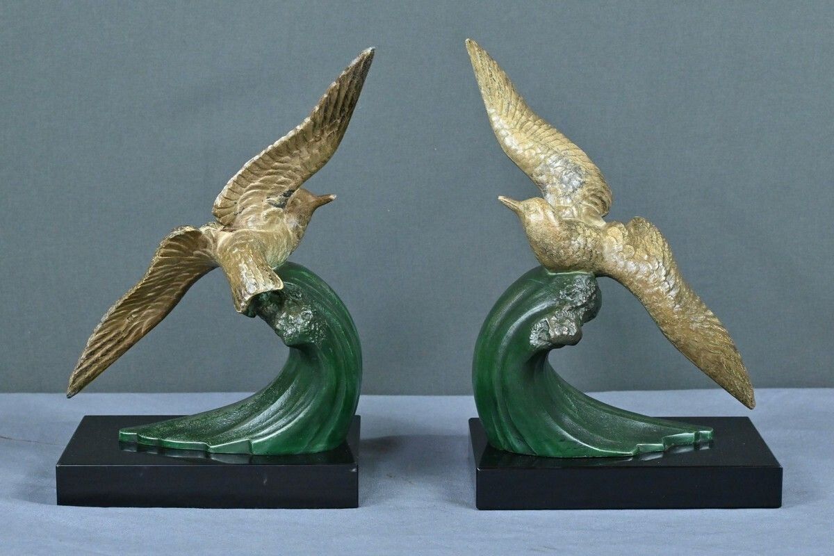 Spelter Bookends, Signed Mélo, Art Deco – 1930 photo Home Decor