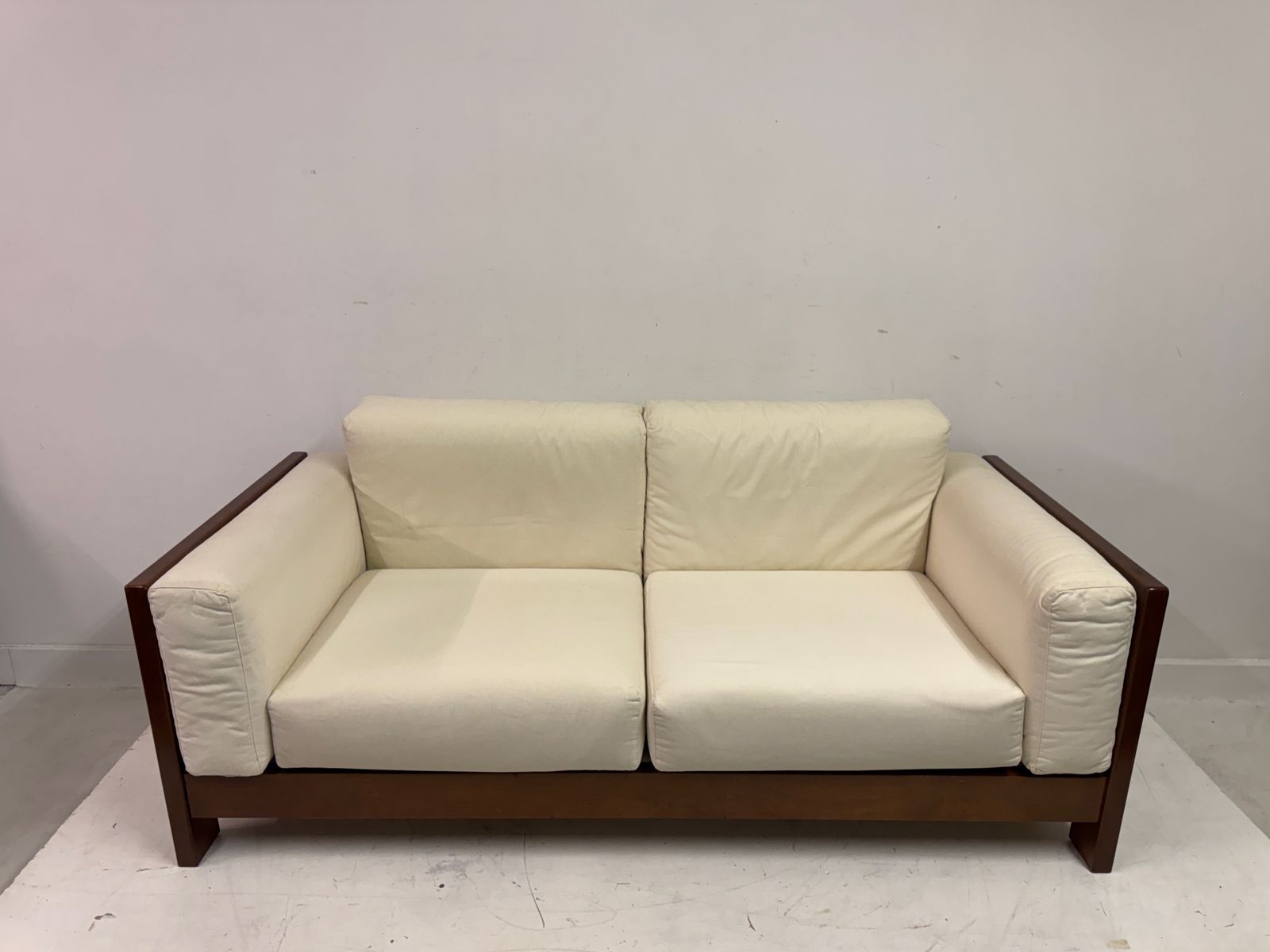 photo buy Mid To Late 20th Century Italian Sofa