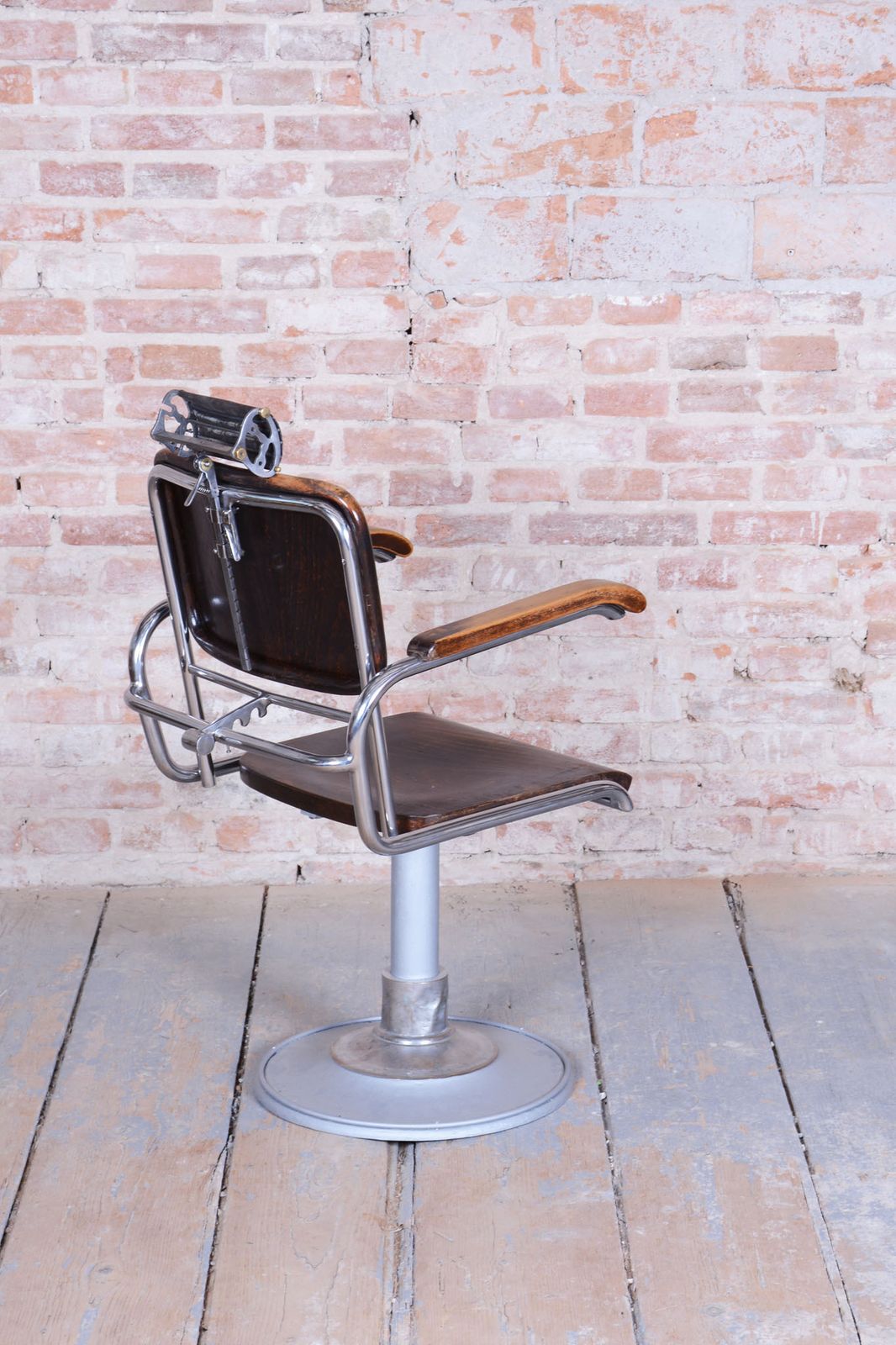 Original Bauhaus Hairdresser Chair, By Mücke   Melder, Beech, Czech, 1930s photo vinterior