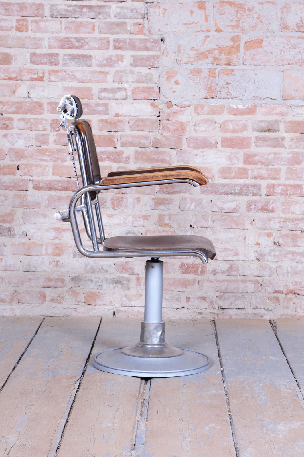 photo furniture Original Bauhaus Hairdresser Chair, By Mücke   Melder, Beech, Czech, 1930s