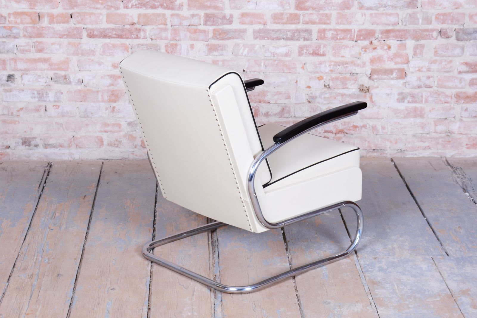 Restored Bauhaus Armchair, By W. Gispen, Mücke Melder, Czech, 1930s photo vinterior